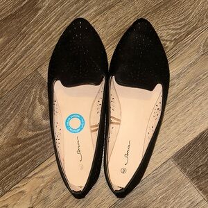 Black Women's Flats
